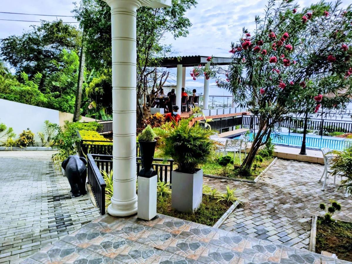 Queens Beach Hotel Tangalle Eksteriør billede
