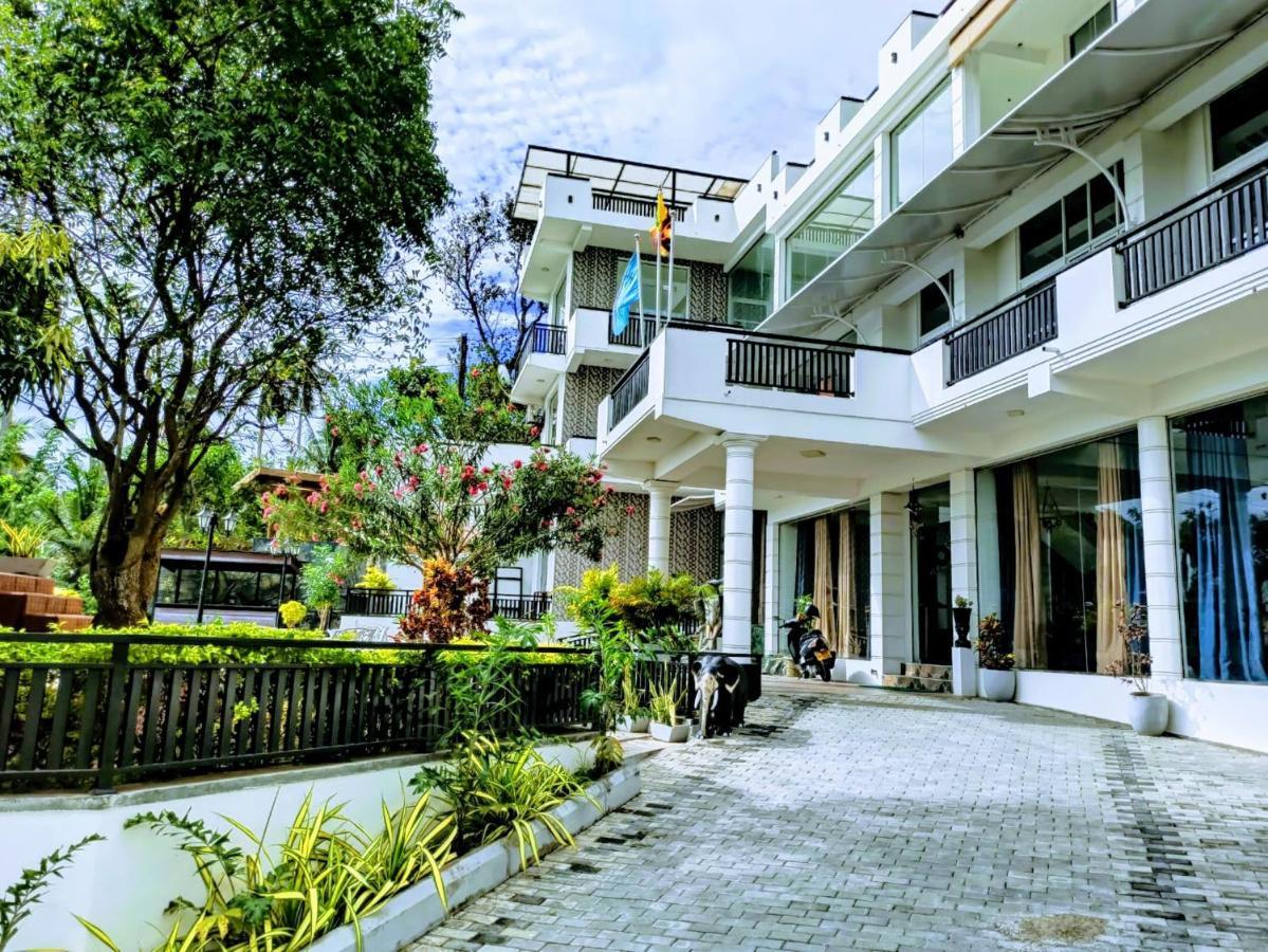 Queens Beach Hotel Tangalle Eksteriør billede