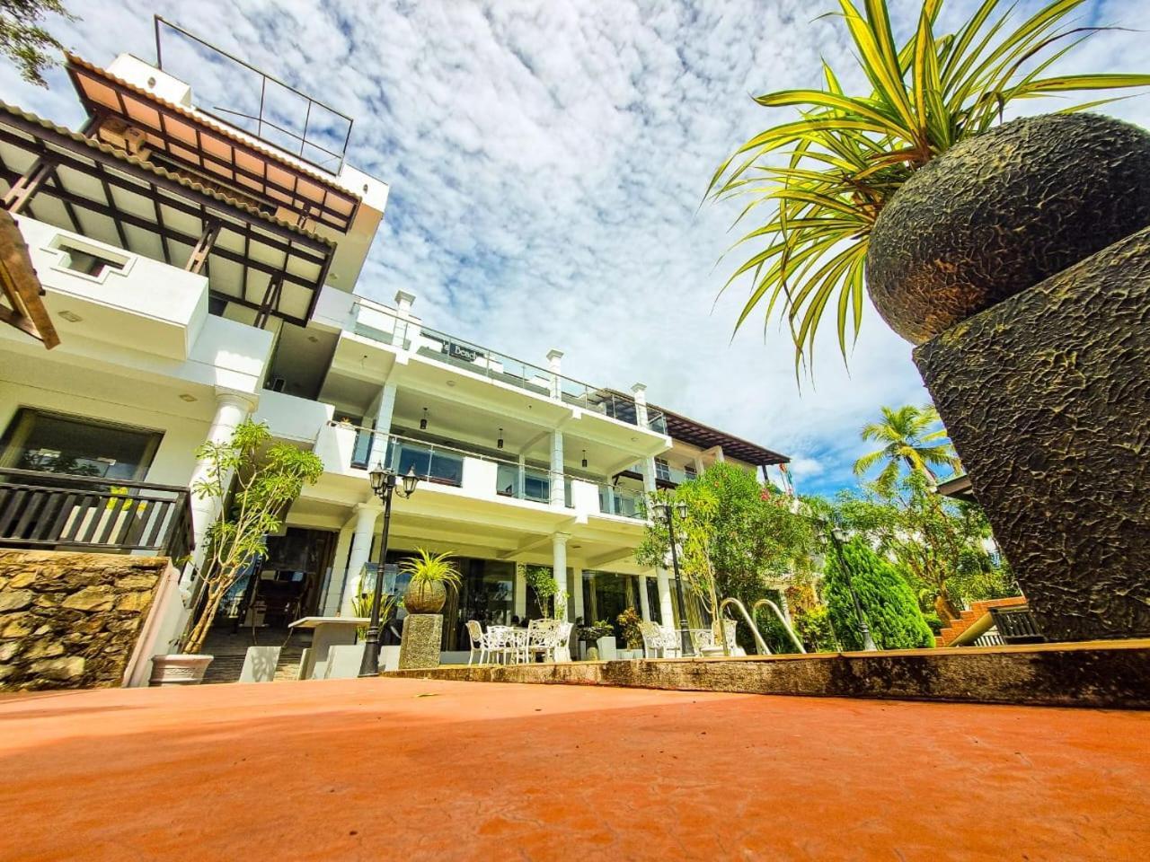 Queens Beach Hotel Tangalle Eksteriør billede