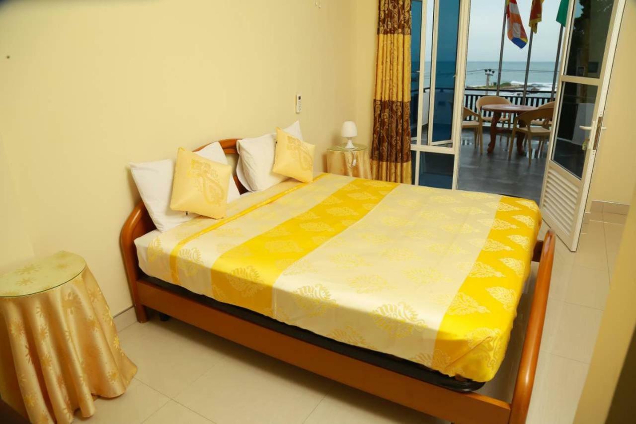 Queens Beach Hotel Tangalle Eksteriør billede