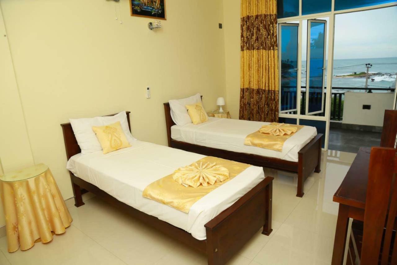 Queens Beach Hotel Tangalle Eksteriør billede